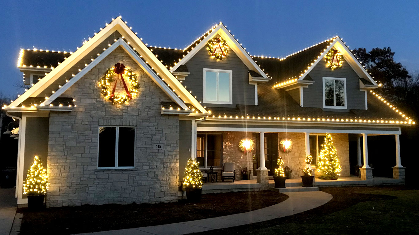 Holiday lighting in Illinois