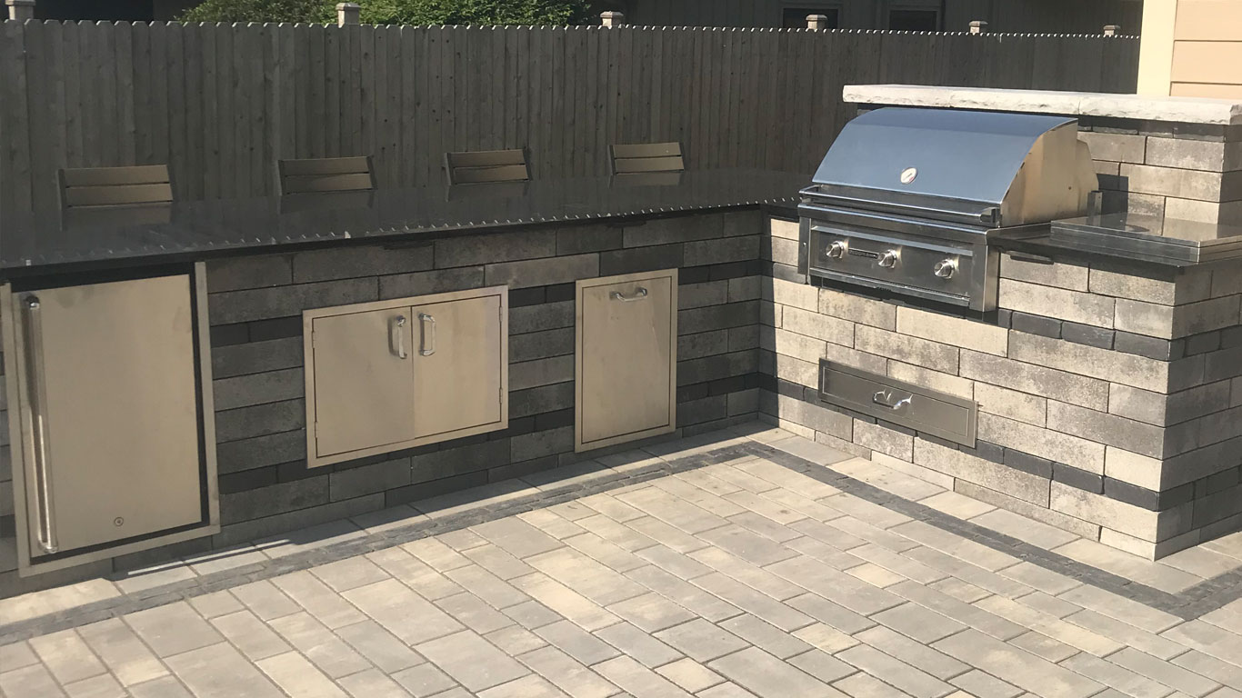 Outdoor kitchen design in the Chicago suburbs